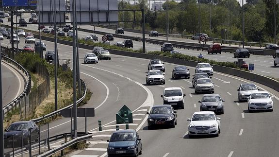 Vista del estado de la circulación en el kilómetro 14 de la A-1, sentido salida de Madrid. 