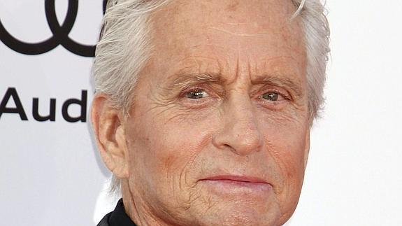 El actor estadounidense Michael Douglas llega al estreno de la película 'Ant-Man'.