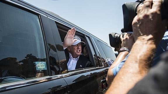 Donald Trump, a su llegada a la frontera.