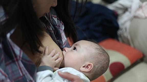 Las madres transmiten la resistencia a los antibióticos a su bebé