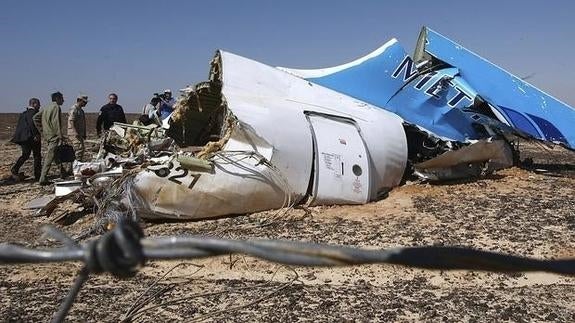 Restos del avión ruso estrellado en Egipto.