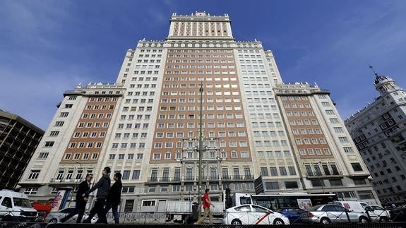 Vistas del Edificio España, en Madrid, que compró el empresario chino Wang Jianlin.