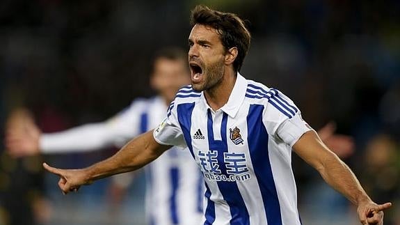 Xabi Prieto celebra su gol ante el Sevilla. 