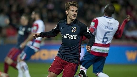 Antoine Griezmann celebra su gol ante el Granada. 