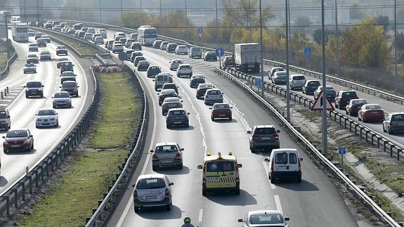 Tráfico en el kilómetro 22 de la carretera de Extremadura a la salida de Madrid. 