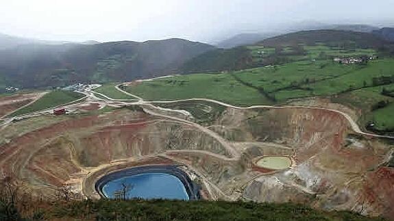Vista general de una mina en Asturias. 