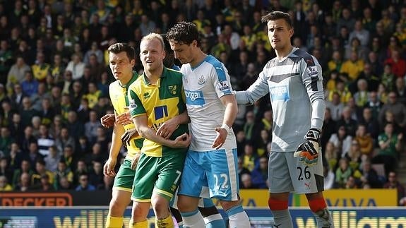 Naismith emula la acción de Míchel y Valderrama en el Norwich-Newcastle