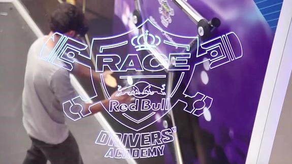 Un joven, en la Drivers’ Academy RACE - Red Bull. 