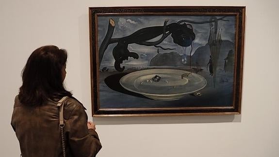 La obra 'El enigma de Hitler', oleo sobre lienzo pintado por Salvador Dalí. 