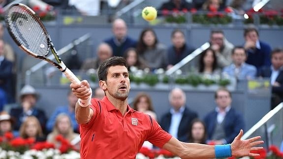 Djokovic, en pleno partido ante Murray. 