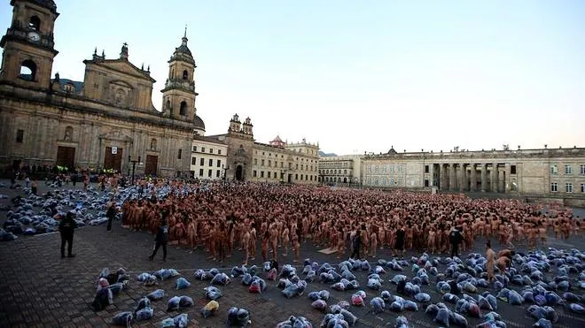Más de 6.000 personas han participado en la imagen de la Plaza de Bolívar.