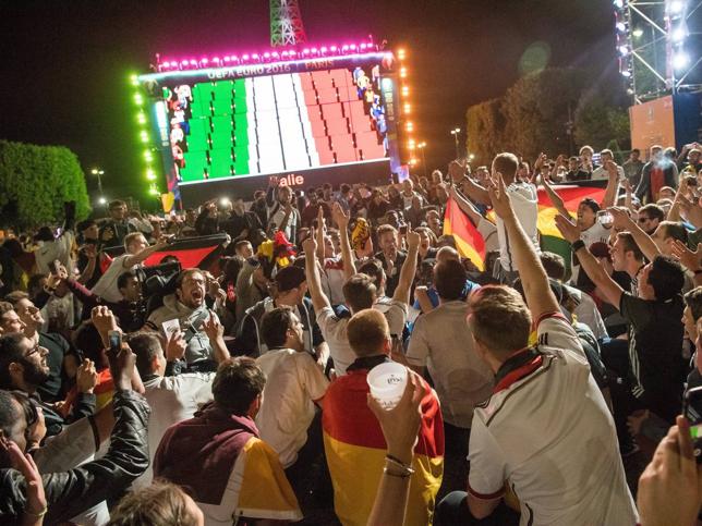 La fan zone de París, durante el Alemania-Italia