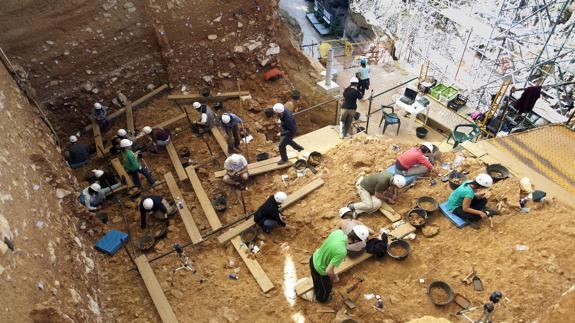 Trabajos en Gran Dolina, en los yacimientos arqueológicos de Atapuerca.