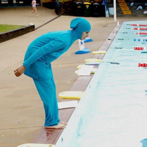 Una mujer con un 'burkini'.