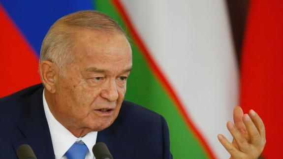 El presidente Karimov, durante una rueda de prensa en Moscú.
