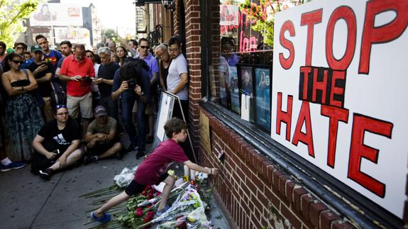 Homenaje a las víctimas de la masacre de Orlando.