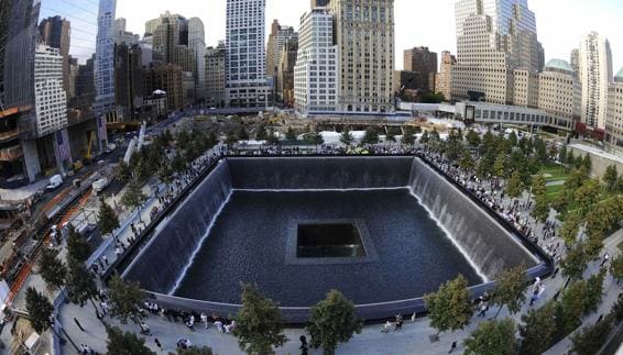 Monumento en recuerdo a las víctimas del 11-S.