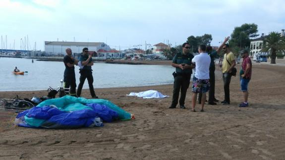 La víctima cayó a la playa de La Ermita, en Mazarrón (Murcia).