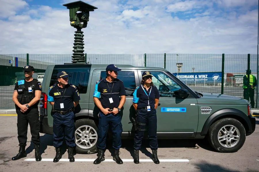 Agentes del nuevo cuerpo de fronteras europeo