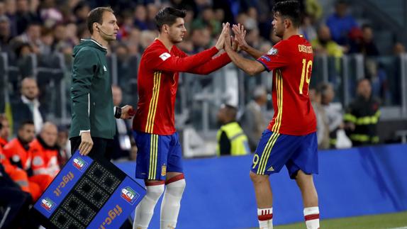 Morata sustituye a Diego Costa. 