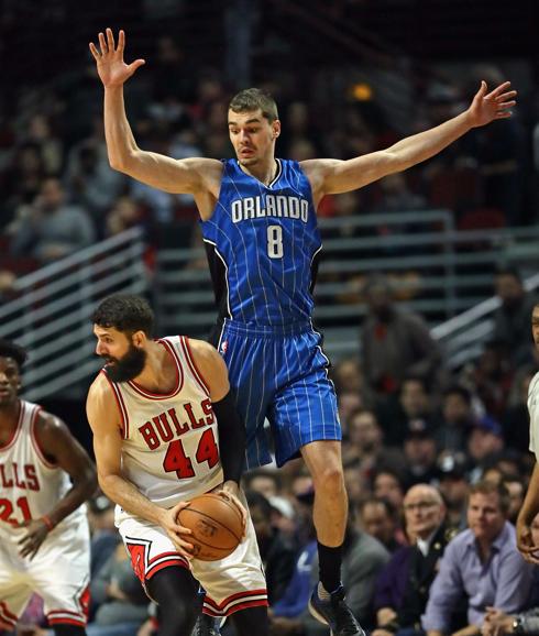 Mirotic, en el duelo ante los Magic. 