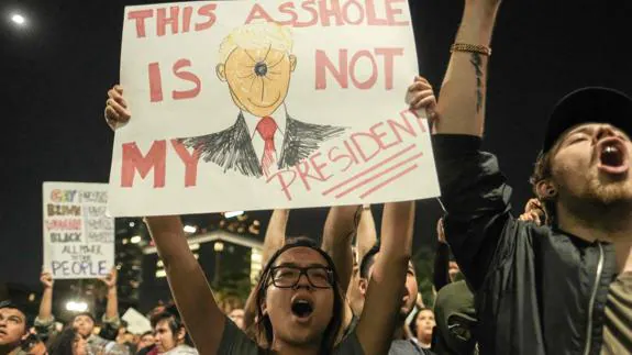 Manifestación contra Trump en Los Ángeles. 