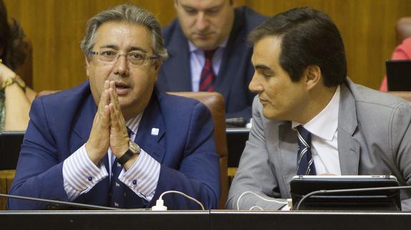 Juan Ignacio Zoido y José Antonio Nieto, durante sus etapas como alcaldes de Sevilla y Córdoba.