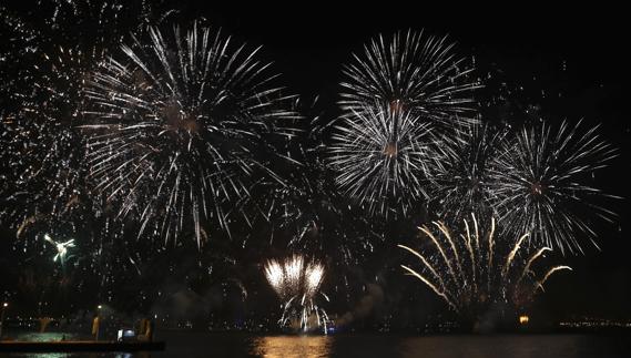 Fuegos artificiales en Lisboa. 