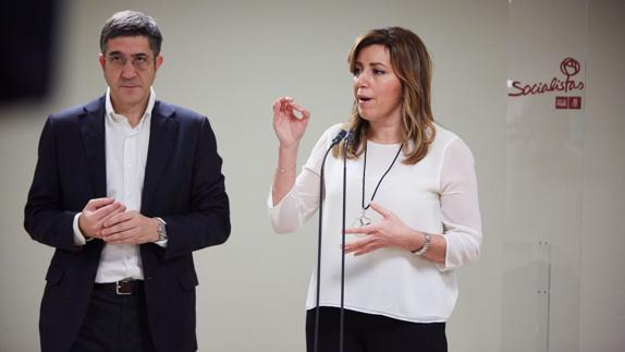 Patxi Lopez, secretario general del PSE, junto a Susana Diaz.