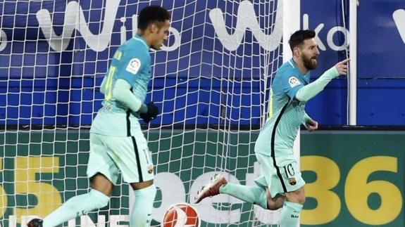 Leo Messi celebra su gol. 