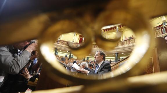 El presidente del Gobierno, Mariano Rajoy, en su escaño.