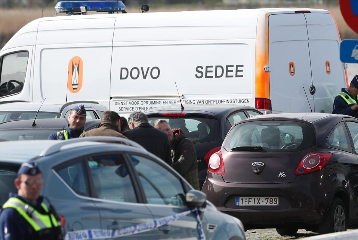 Agentes policiales en Amberes.