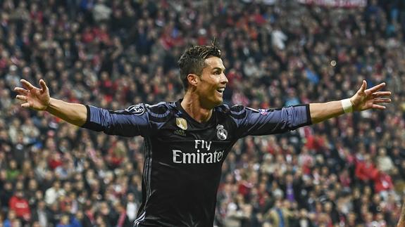Cristiano Ronaldo festeja uno de sus tantos. 
