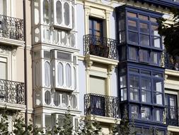 Uno de los balcones visitados ayer. / J.H.