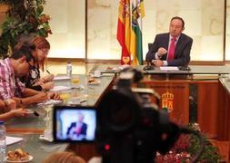 Sanz se presentará como candidato... si se lo pide el PP