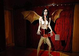El Centro Cultural Caja Rioja-La Merced acoge la exposición 'Vampiros'