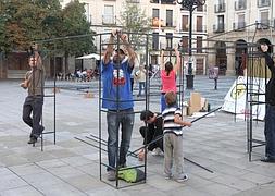 Montaje de la nueva acampada. /DIAZ URIEL