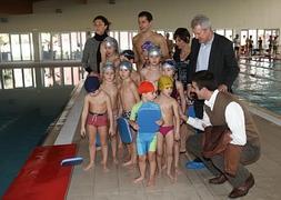 Los niños, protagonistas del campus navideño del Adarraga, esta mañana. / DÍAZ URIEL