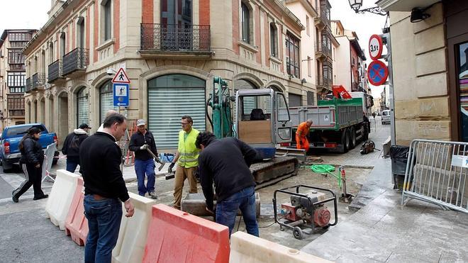 Los primeros cinco metros del tramo entre Sagasta y Mercaderes, junto al Gran Casino, eran la zona más dañada 