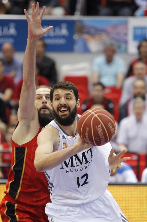 Nikola Mirotic, máximo anotador ayer en Zaragoza. 