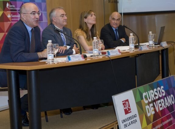 Inauguración, ayer, del curso 'La huella del crimen'. 