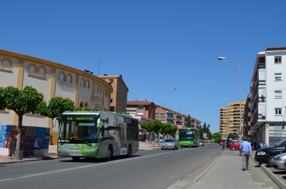 Parte del tramo de la calle Bebricio que se verá afectado por las obras de mejora del firme. 