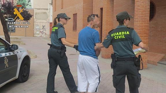 Detenido un vecino de Ausejo como autor de 14 delitos