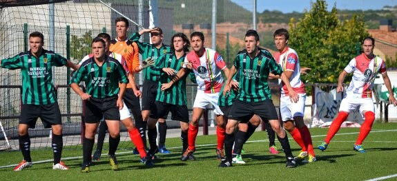 El Varea ha comenzado la temporada con dos victorias, una de ellas frente al Tedeón en Navarrete.
