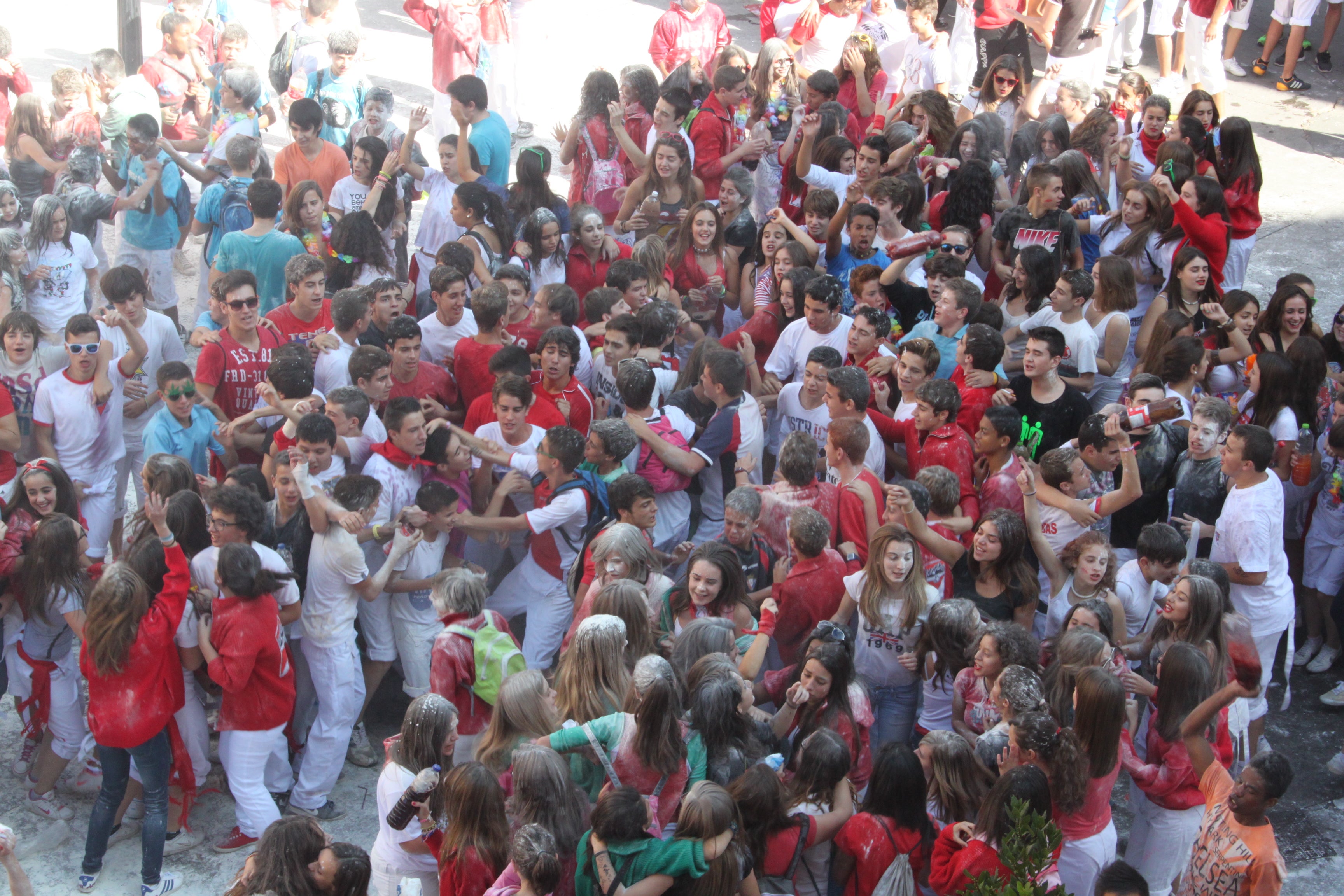 La bomba abre las fiestas en Arnedo