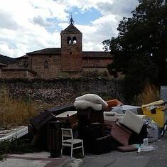 Muebles abandonados en Ezcaray