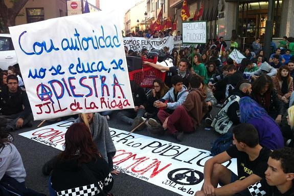 Momentos previos a la manifestación organizada esta mañana en Logroño. 