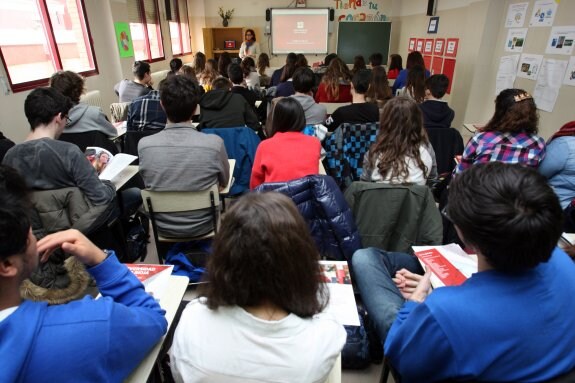 Charla informativa en Agustinas, el pasado viernes. 