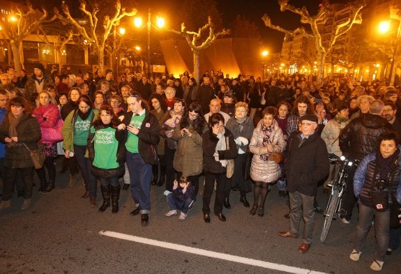 Manifestación por la Escuela Pública y contra los gorgojos detectados en el comedor del colegio de Navarrete. 