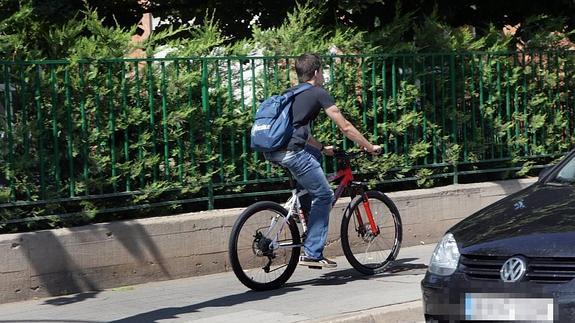 Circular en bici por la acera "costará" 200 euros